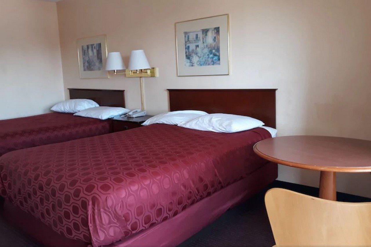 Americas Best Value Inn Stockbridge Buitenkant foto