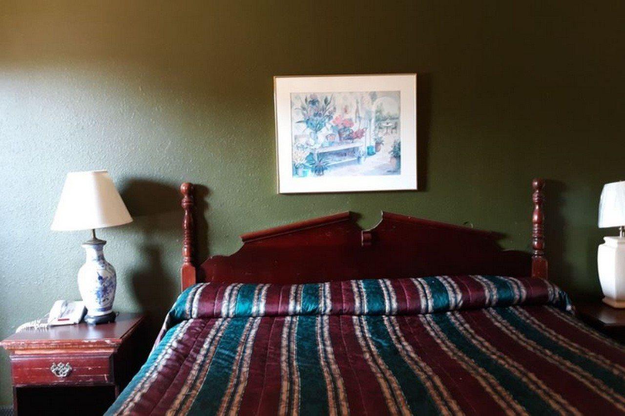Americas Best Value Inn Stockbridge Buitenkant foto