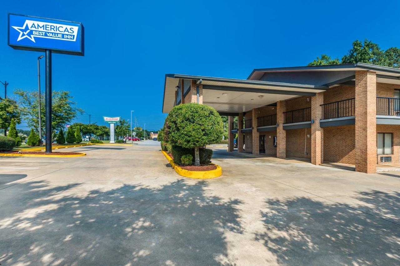 Americas Best Value Inn Stockbridge Buitenkant foto