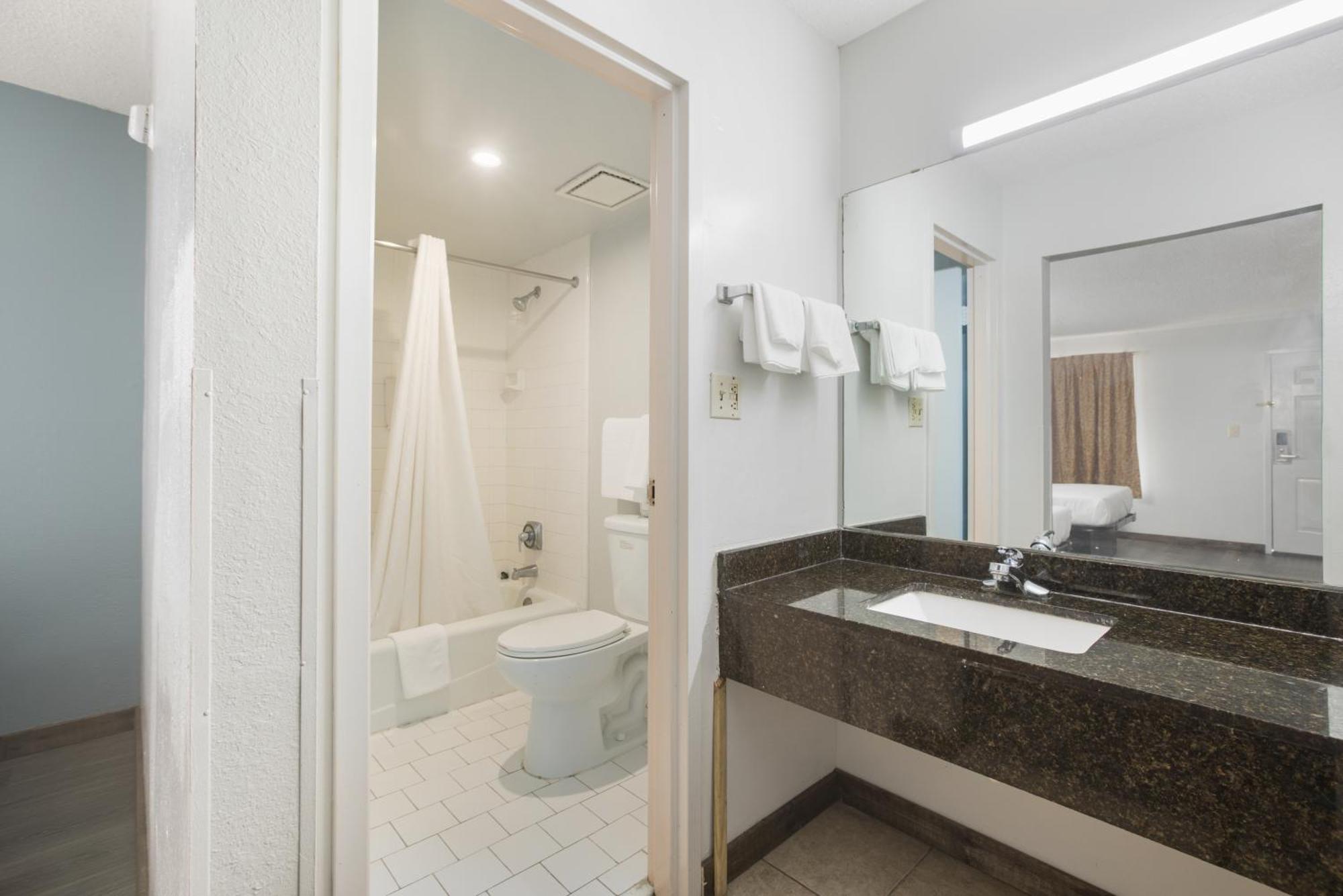 Americas Best Value Inn Stockbridge Kamer foto
