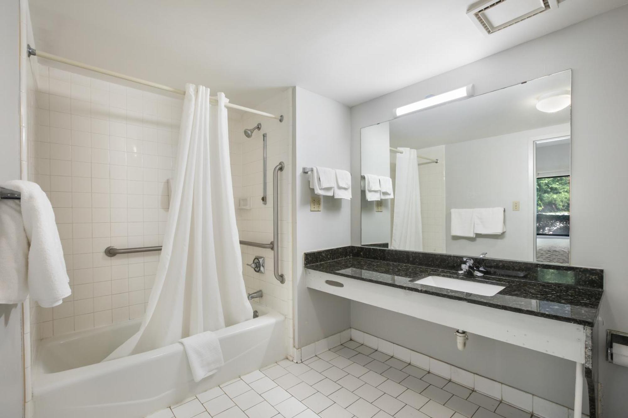 Americas Best Value Inn Stockbridge Kamer foto