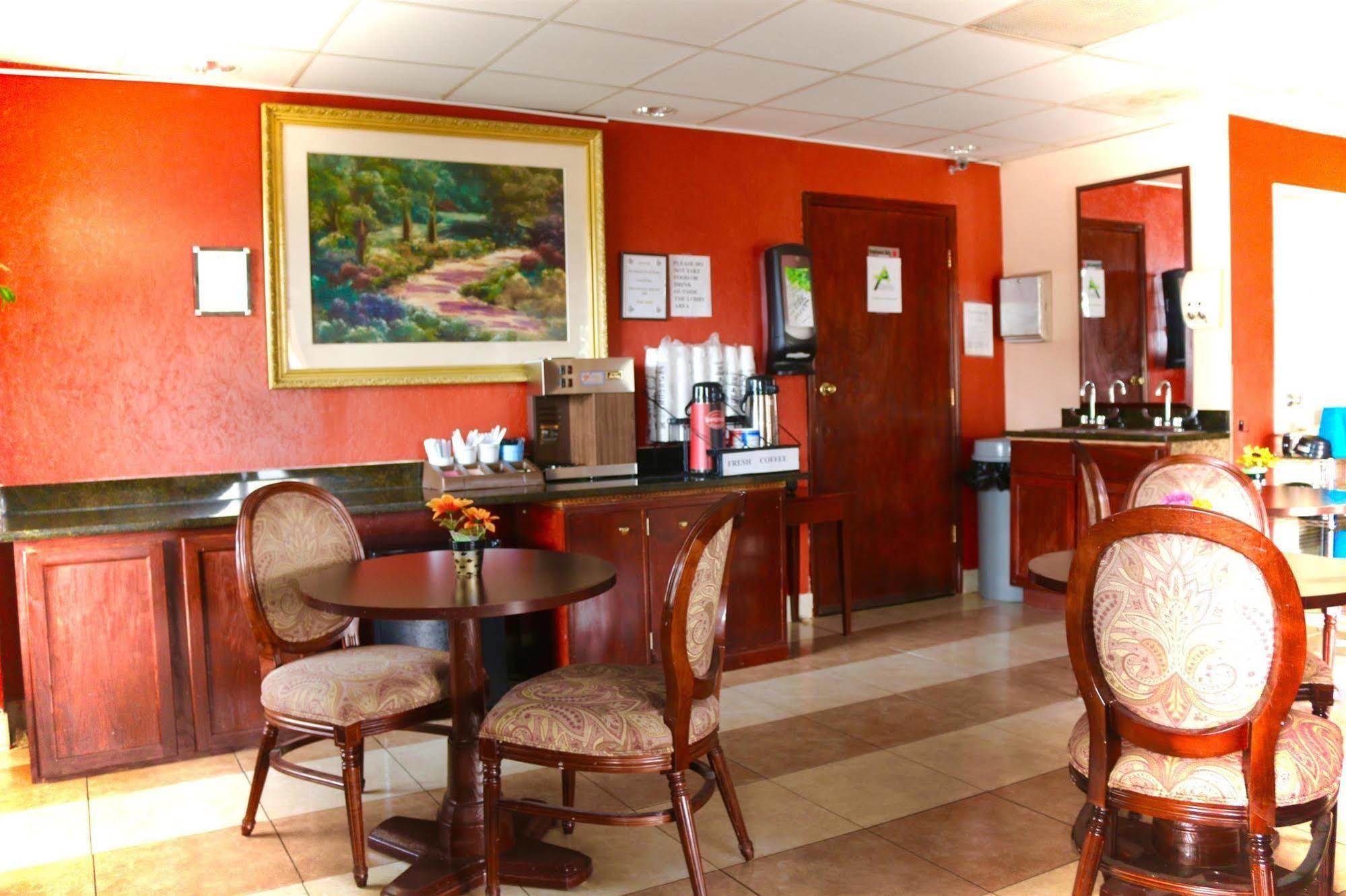 Americas Best Value Inn Stockbridge Buitenkant foto
